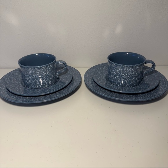 Set of 2 Mikasa Settings Blue and White Speckle Pattern - Picture 1 of 5